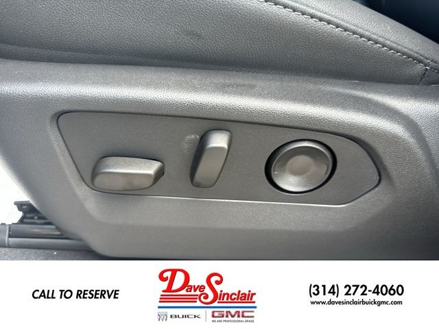 GMC Sierra 1500 Vehicle Full-screen Gallery Image 12
