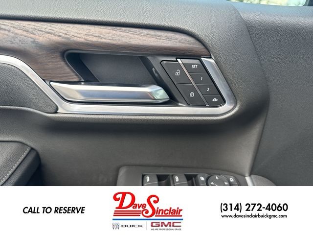 GMC Sierra 1500 Vehicle Full-screen Gallery Image 13