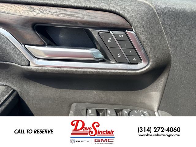 GMC Sierra 1500 Vehicle Full-screen Gallery Image 13