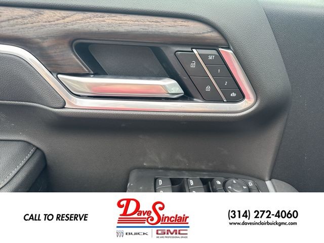 GMC Sierra 1500 Vehicle Full-screen Gallery Image 13