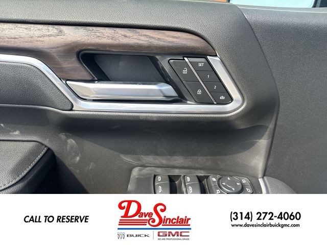 GMC Sierra 1500 Vehicle Full-screen Gallery Image 13