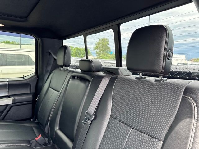 Ford F-150 Vehicle Full-screen Gallery Image 15