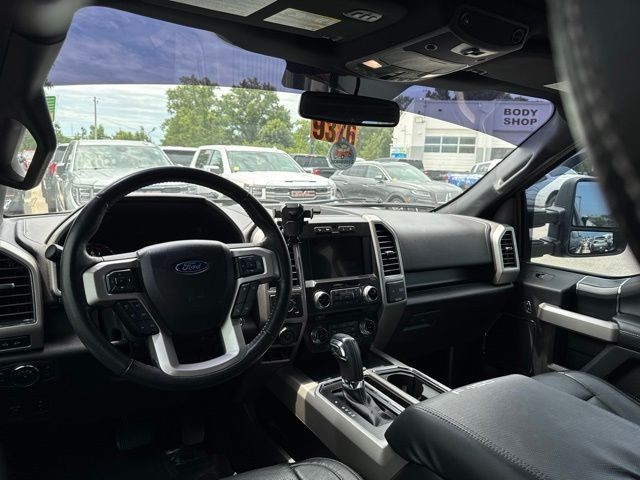 Ford F-150 Vehicle Full-screen Gallery Image 17