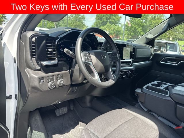 Chevrolet Silverado 1500 Vehicle Full-screen Gallery Image 10