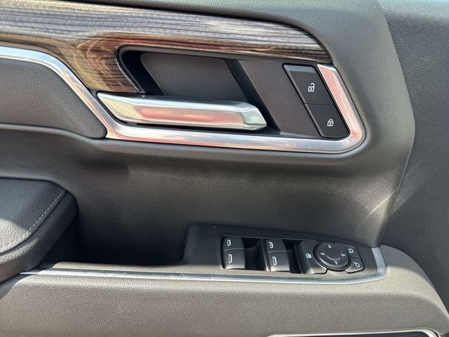 Chevrolet Silverado 1500 Vehicle Full-screen Gallery Image 24