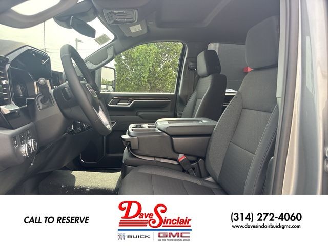 GMC Sierra 2500HD Vehicle Full-screen Gallery Image 11
