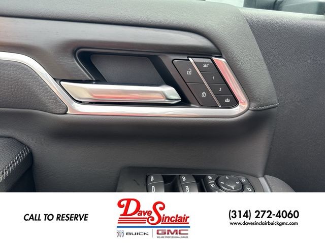 GMC Sierra 2500HD Vehicle Full-screen Gallery Image 13