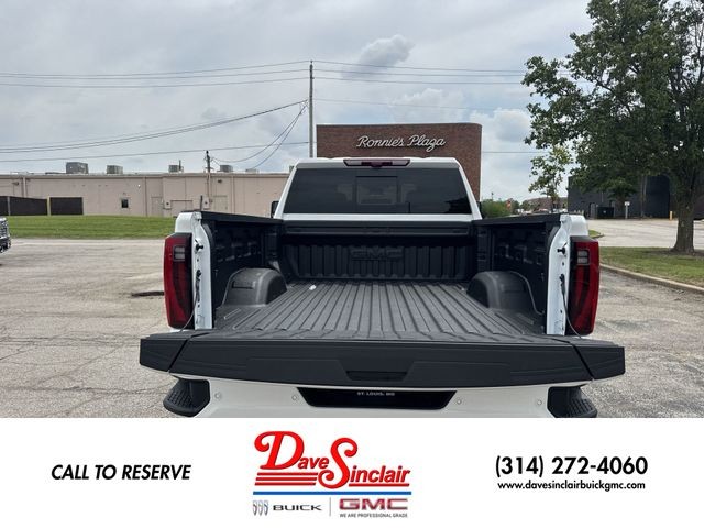 GMC Sierra 2500HD Vehicle Full-screen Gallery Image 24