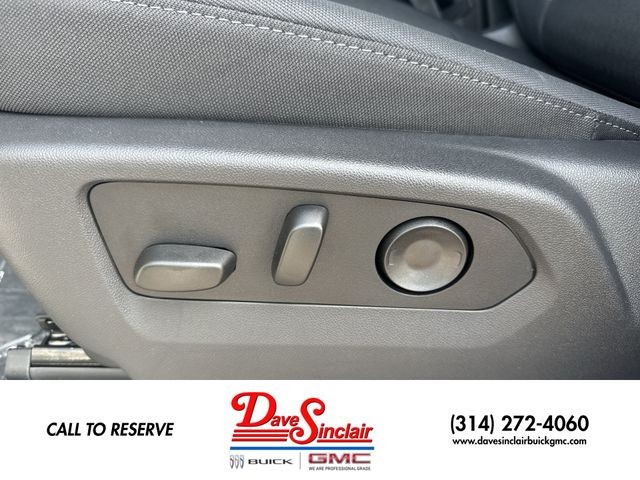 GMC Sierra 2500HD Vehicle Full-screen Gallery Image 12