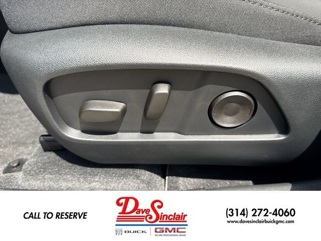 GMC Terrain Vehicle Full-screen Gallery Image 12
