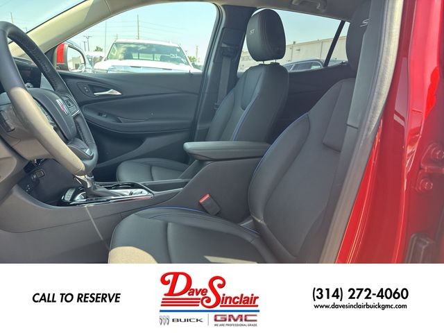 Buick Encore GX Vehicle Full-screen Gallery Image 11