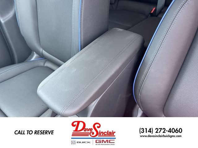 Buick Encore GX Vehicle Full-screen Gallery Image 20