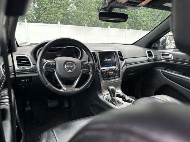 Jeep Grand Cherokee Vehicle Full-screen Gallery Image 17