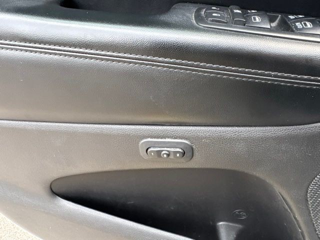 Jeep Grand Cherokee Vehicle Full-screen Gallery Image 23