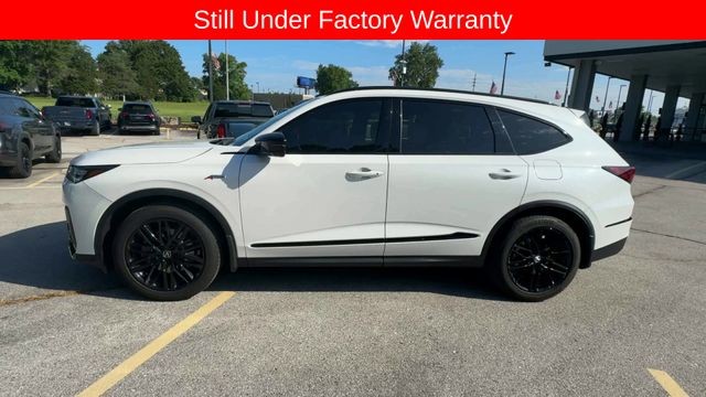 Acura MDX Vehicle Full-screen Gallery Image 05