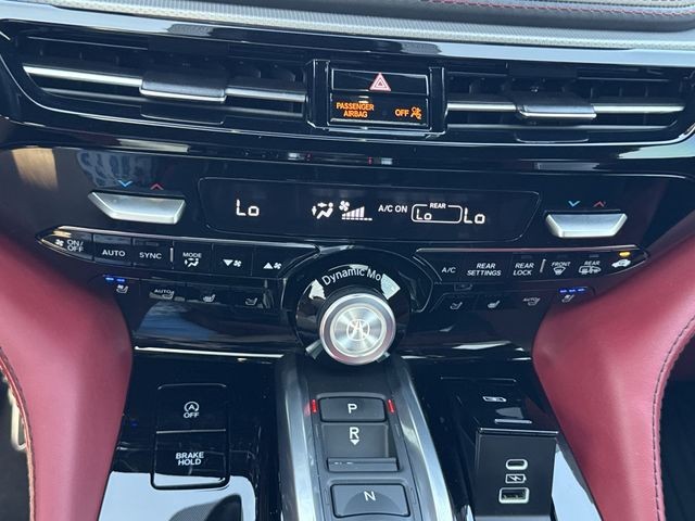 Acura MDX Vehicle Full-screen Gallery Image 18