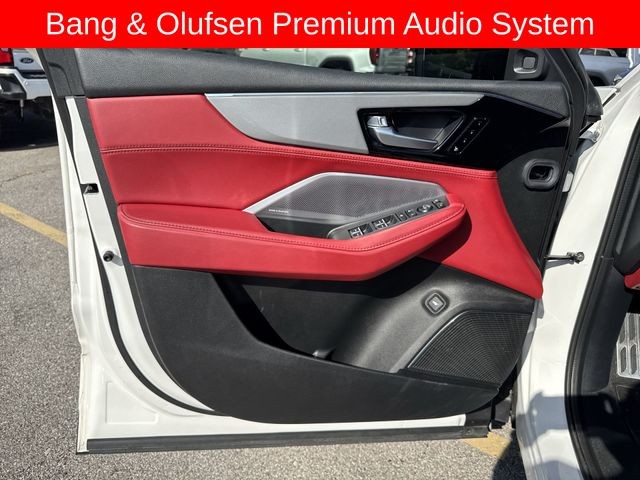 Acura MDX Vehicle Full-screen Gallery Image 23