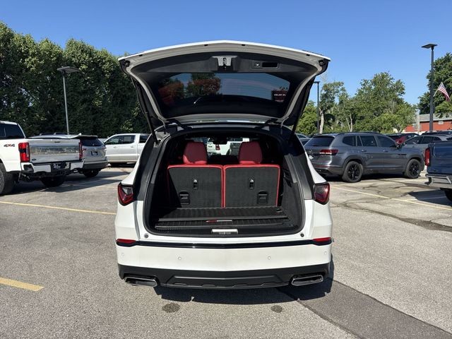 Acura MDX Vehicle Full-screen Gallery Image 26