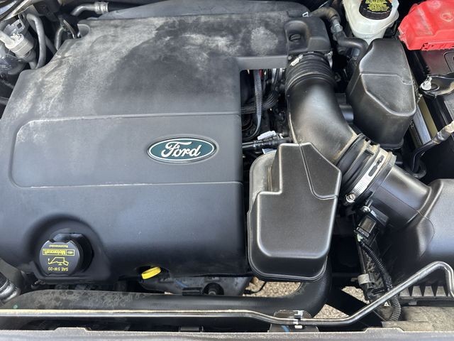 Ford Explorer Vehicle Full-screen Gallery Image 33
