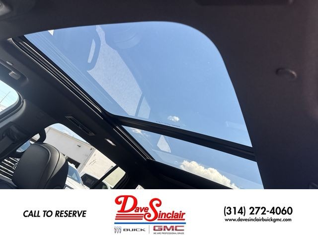 GMC Acadia Vehicle Full-screen Gallery Image 22