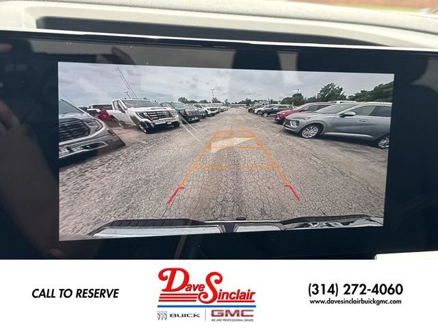 GMC Sierra 2500HD Vehicle Full-screen Gallery Image 17