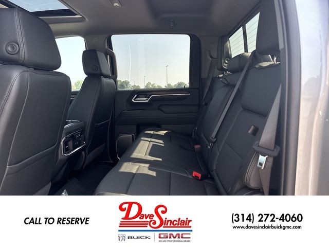 GMC Sierra 2500HD Vehicle Full-screen Gallery Image 23