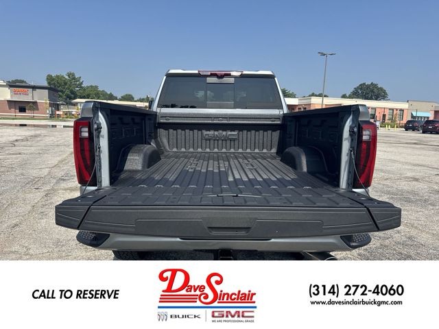 GMC Sierra 2500HD Vehicle Full-screen Gallery Image 24