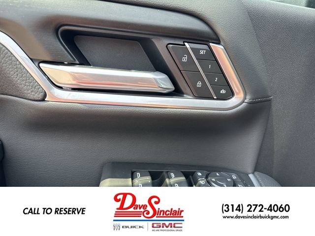 GMC Sierra 2500HD Vehicle Full-screen Gallery Image 13