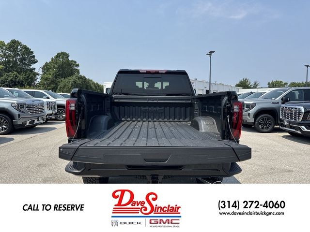 GMC Sierra 2500HD Vehicle Full-screen Gallery Image 24