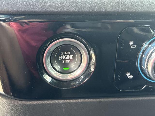 GMC Sierra 1500 Vehicle Full-screen Gallery Image 21