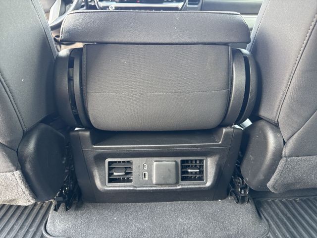 GMC Sierra 1500 Vehicle Full-screen Gallery Image 25