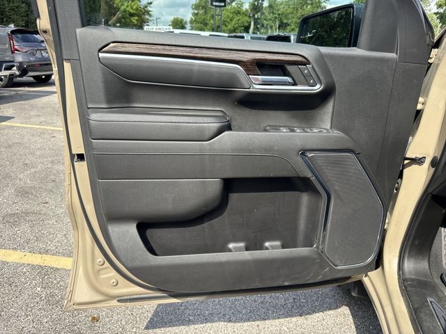 GMC Sierra 1500 Vehicle Full-screen Gallery Image 26