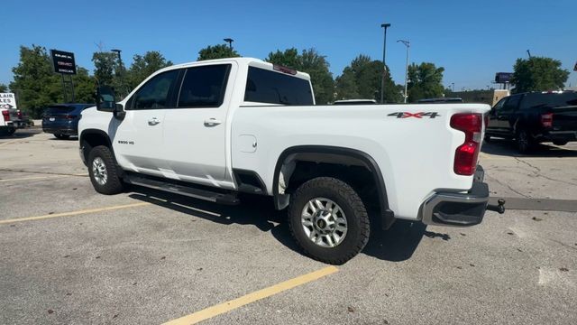 Chevrolet Silverado 2500HD Vehicle Full-screen Gallery Image 06