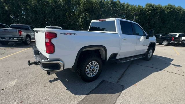 Chevrolet Silverado 2500HD Vehicle Full-screen Gallery Image 08