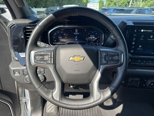Chevrolet Silverado 2500HD Vehicle Full-screen Gallery Image 11