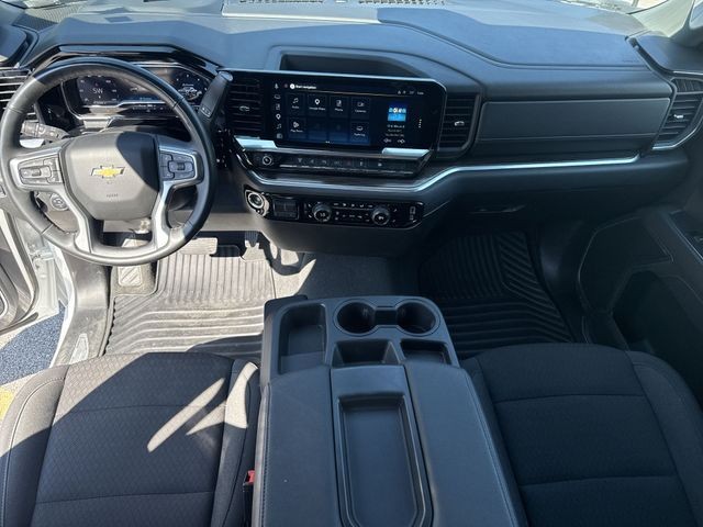 Chevrolet Silverado 2500HD Vehicle Full-screen Gallery Image 20