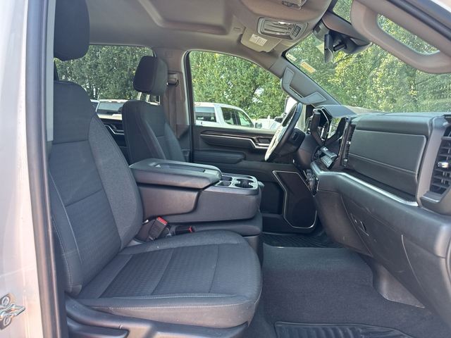 Chevrolet Silverado 2500HD Vehicle Full-screen Gallery Image 27