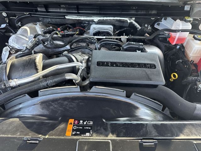 Chevrolet Silverado 2500HD Vehicle Full-screen Gallery Image 29