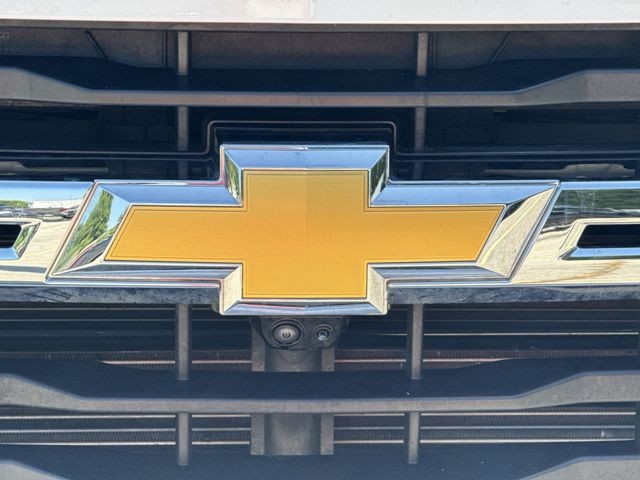 Chevrolet Silverado 2500HD Vehicle Full-screen Gallery Image 30