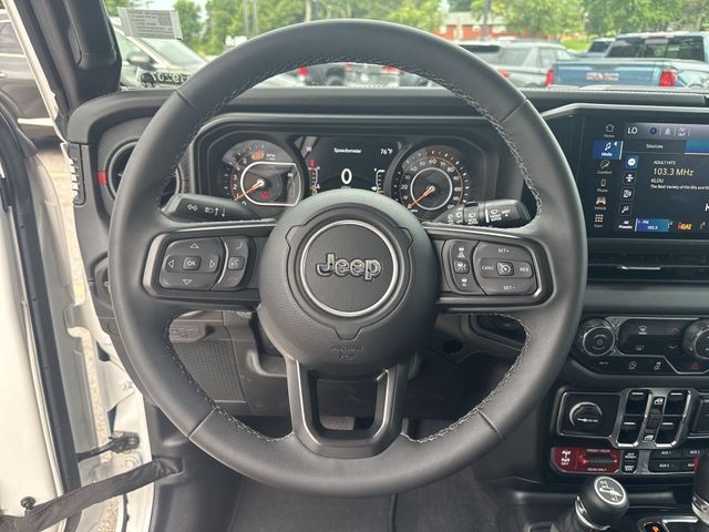 Jeep Wrangler Vehicle Full-screen Gallery Image 14