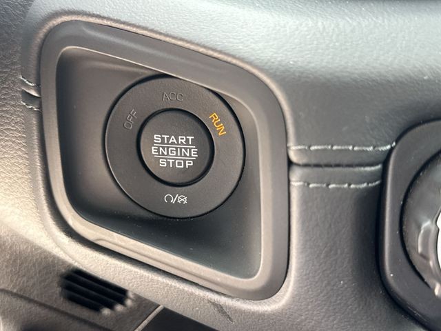 Jeep Wrangler Vehicle Full-screen Gallery Image 21