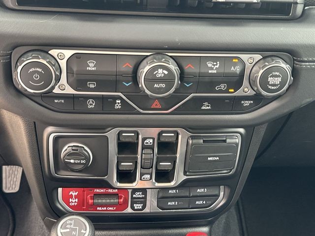 Jeep Wrangler Vehicle Full-screen Gallery Image 22