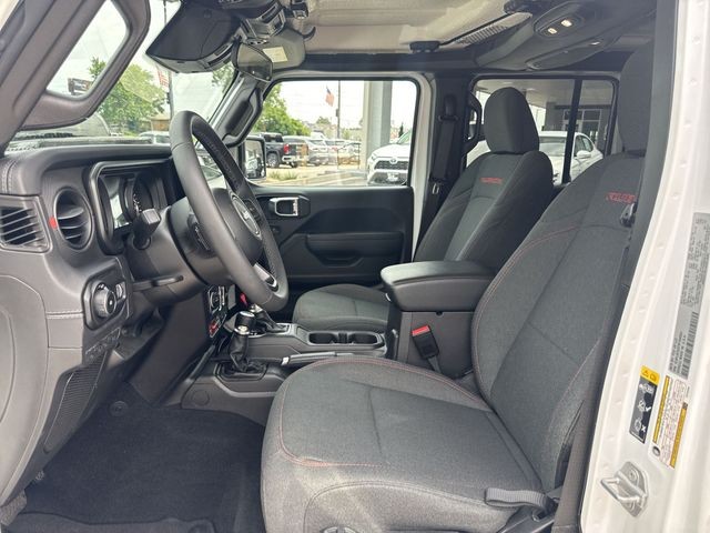 Jeep Wrangler Vehicle Full-screen Gallery Image 23