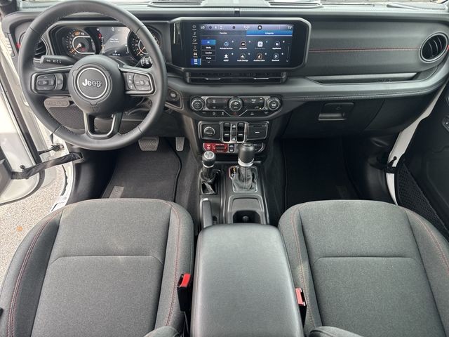 Jeep Wrangler Vehicle Full-screen Gallery Image 24