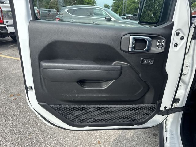Jeep Wrangler Vehicle Full-screen Gallery Image 26