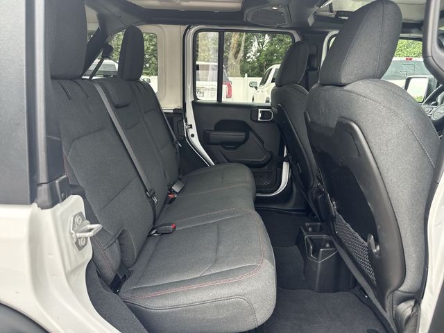 Jeep Wrangler Vehicle Full-screen Gallery Image 30