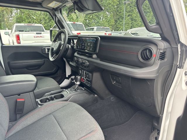 Jeep Wrangler Vehicle Full-screen Gallery Image 32