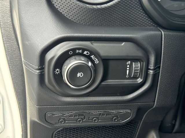 Jeep Wrangler Vehicle Full-screen Gallery Image 38