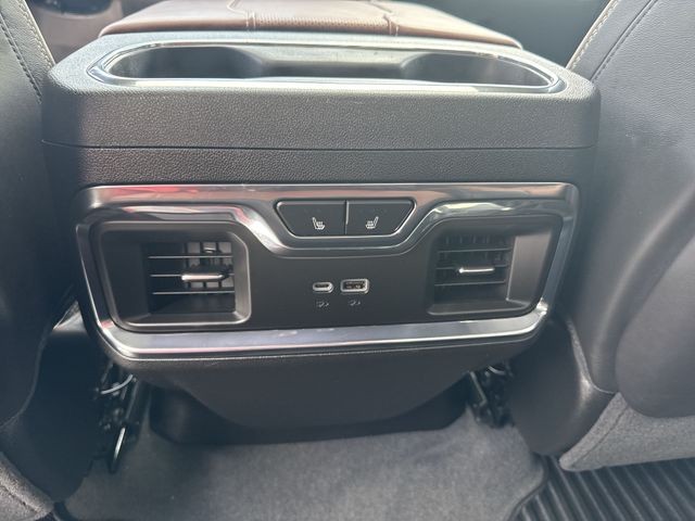GMC Sierra 1500 Vehicle Full-screen Gallery Image 26