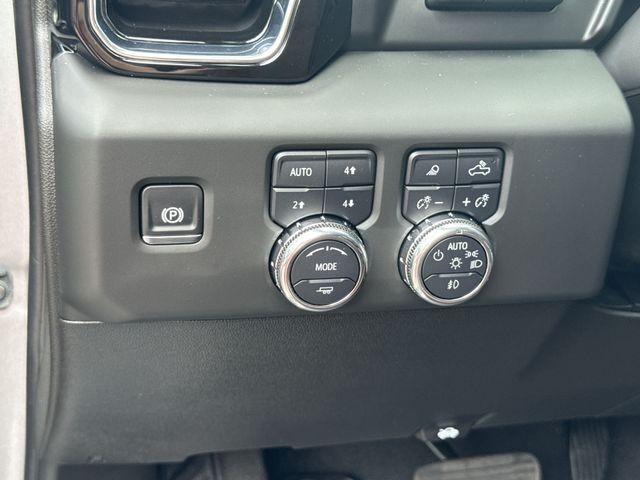 GMC Sierra 1500 Vehicle Full-screen Gallery Image 40